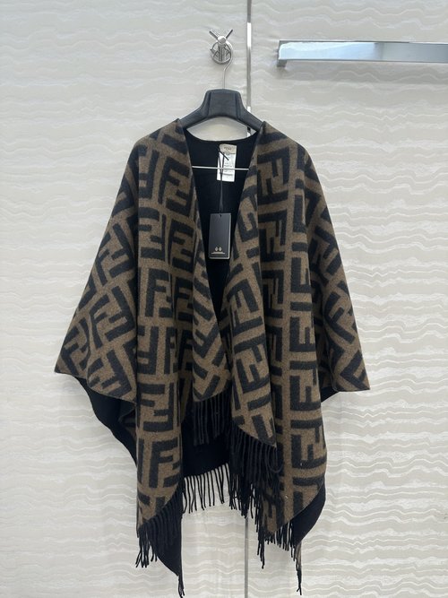 Fendi High-end Cashmere Shawl, Double-sided, Vintage Style