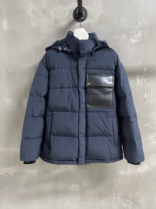 Bottega Veneta Customized Goose-Down Garment with Sweet-Cool Retro Style, Fashionable