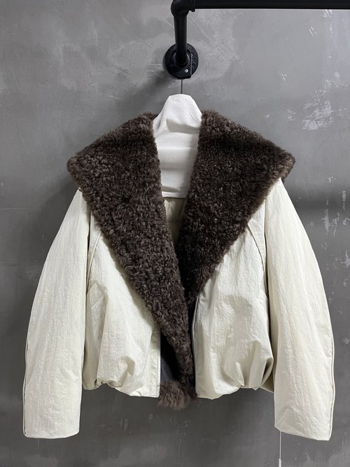 Brunello Cucinelli Exquisite Goose Down Coat in Classic Old Money Style, Loose and Elegant