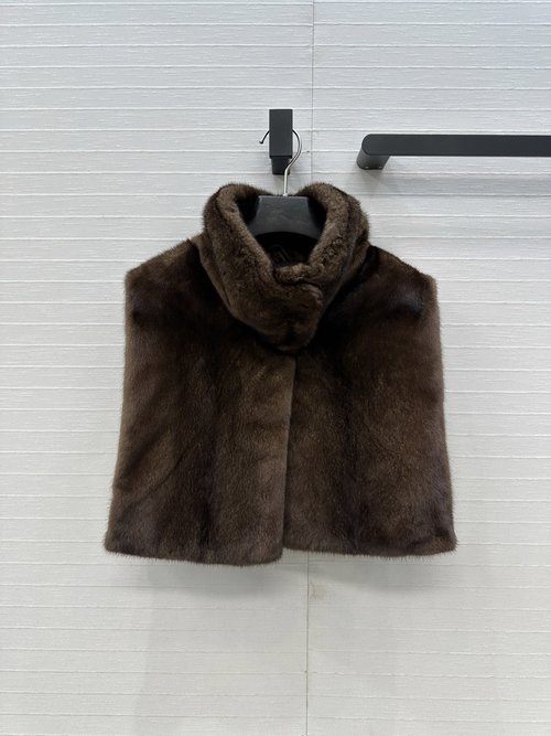 Celine High - end Mink Fur Shawl for Versatile Styling