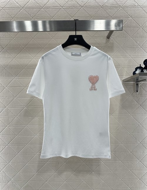 Ami Customized Cotton T-shirt with Embroidered Heart Logo, Elegant and Comfortable