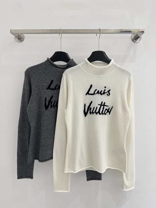 Louis Vuitton Soft and Skin-Friendly Round Low-Collar Knit in Neutral Tones