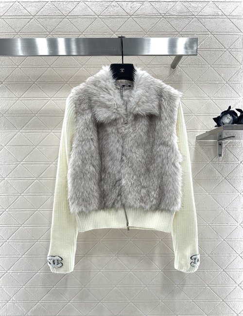 Chanel New Knit-trimmed Fur Collar Zip-up Coat with Double C Logo
