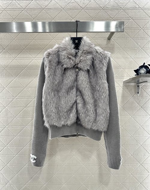 Chanel New Knit-trimmed Fur Collar Zip-up Coat with Double C Logo