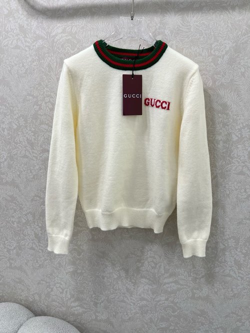 Gucci Contrast Collar Knitted Sweater with Letter Embroidery, Elegant and Slimming
