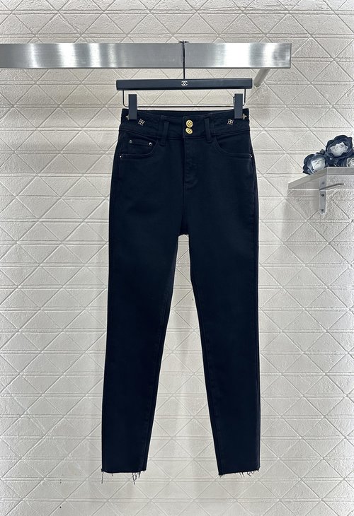 Louis Vuitton Customized Fleece-Lined Pencil Jeans with Four-Leaf Clover Emblem