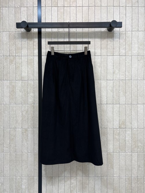 Dior High-waisted Straight Flare Corduroy Skirt with Triangle Logo: Retro Style