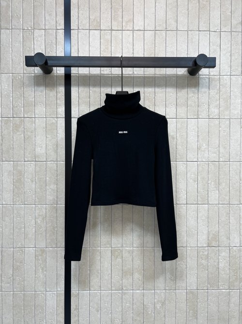 Loro Piana High Neck Short Base Layer with Brand Logo for Regular Wear