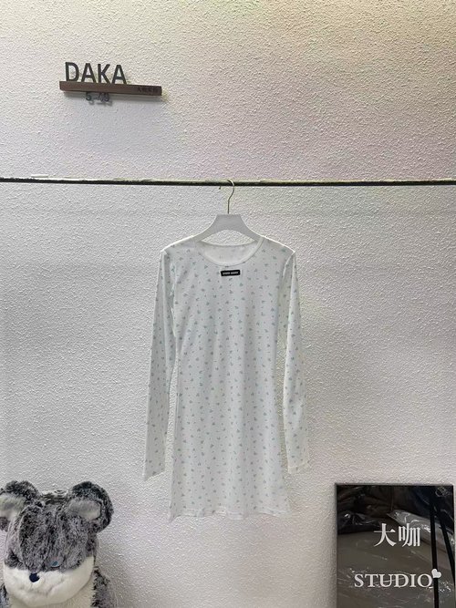 Miu Miu New Floral Print Sleeveless Dress: Versatile and Chic