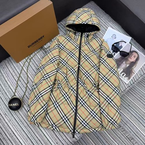 Burberry Classic Sleeve Patch, Waist Drawstring, 90% Goose Down Filled Parka