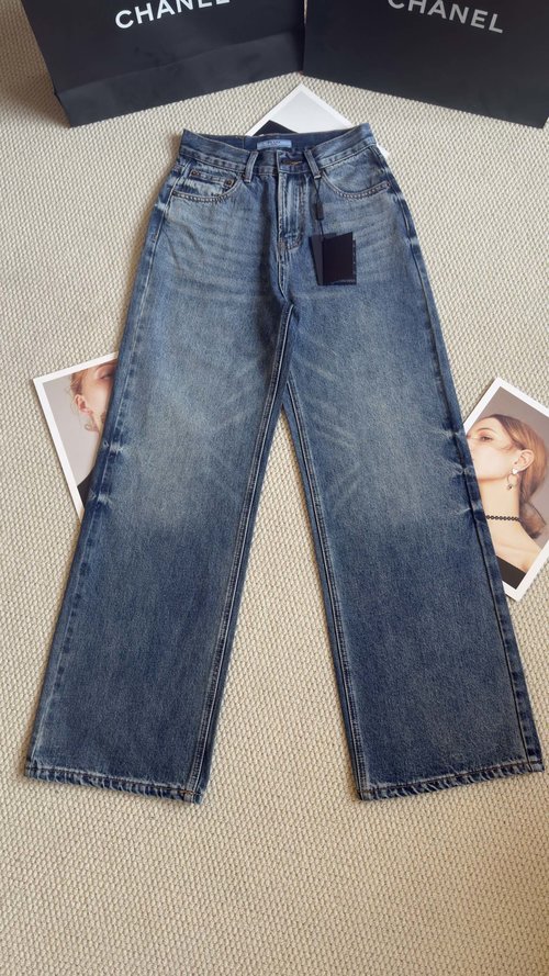 Prada Autumn-Winter Elegant Casual Wear Collection