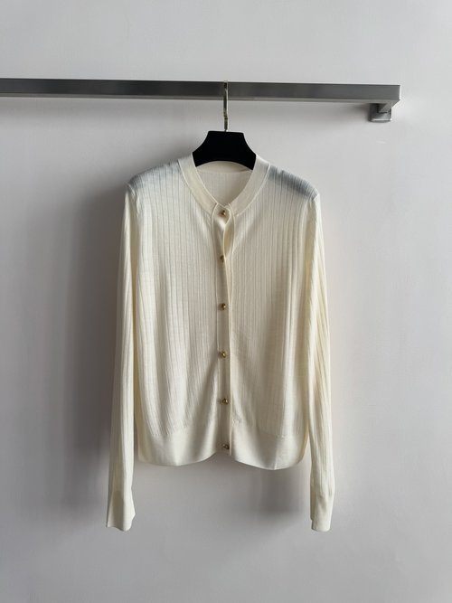 Bottega Veneta Sleek and Stylish Knit Cardigan for Any Ensemble