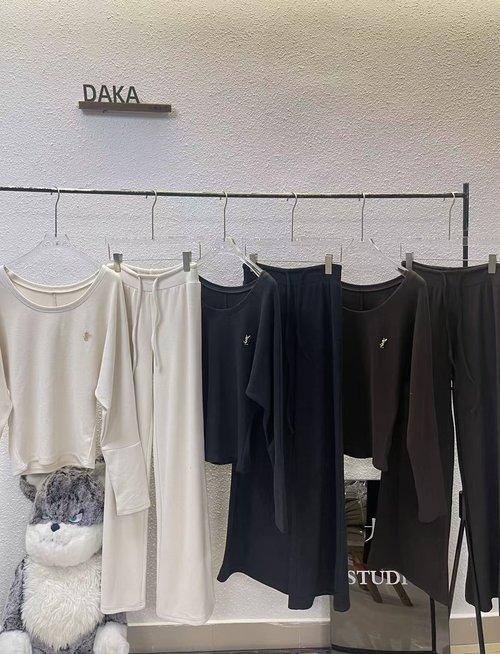 Yves Saint Laurent Korean-Style Fleece-Lined Lounge Set for Indoor Use