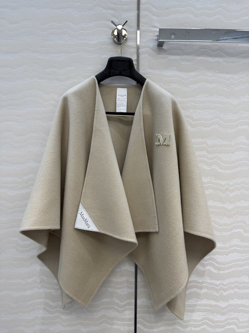 Max Mara High - end Max Cloak with Crystal Brooch, Wool - Cashmere Blend