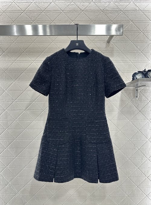 Louis Vuitton Short Sleeve Round Neck Pleated Dress with Silver Thread Accents