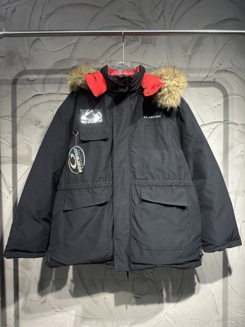 Balenciaga Double-Sided Badge and Fur Collar Down Jacket with Street Style