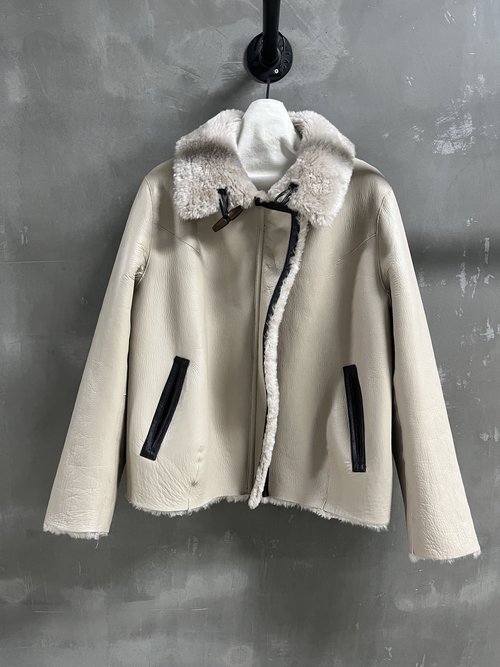 Brunello Cucinelli Classic Reversible Raglan Wool Fur One - Piece, Loose Style