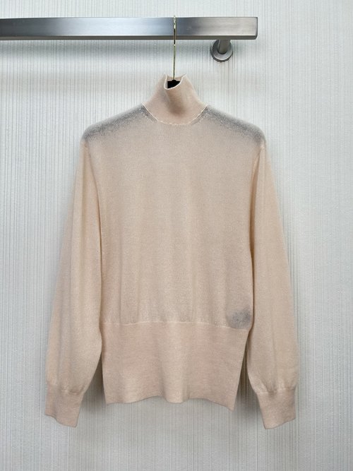 Loro Piana New Arrival: Soft Cashmere Top with Stand Collar and Slimming Fit