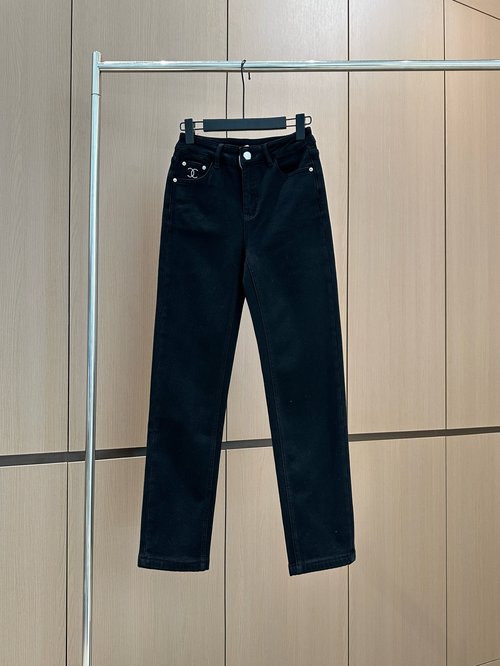 Chanel Designer Original Double C Fleece Skinny Jeans with Harmonious Color Combination