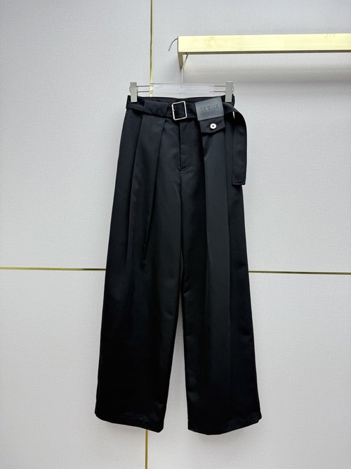 Loewe Casual Pants with Letter Leather Badge, Elegant and Comfortable