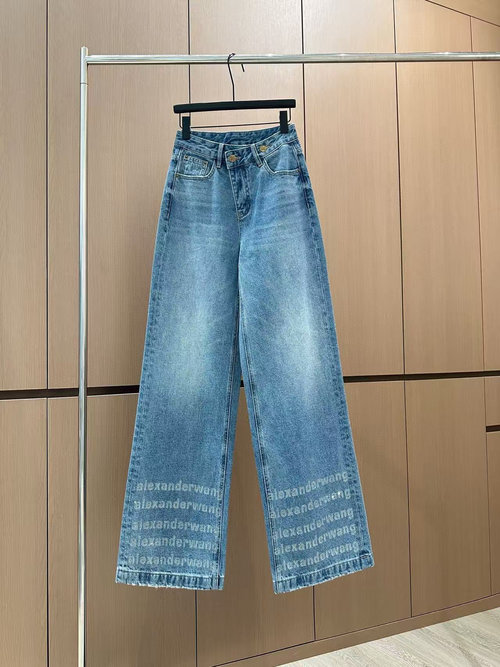Alexander Wang Heavy-Duty Rhinestone Jeans with Fashionable Style