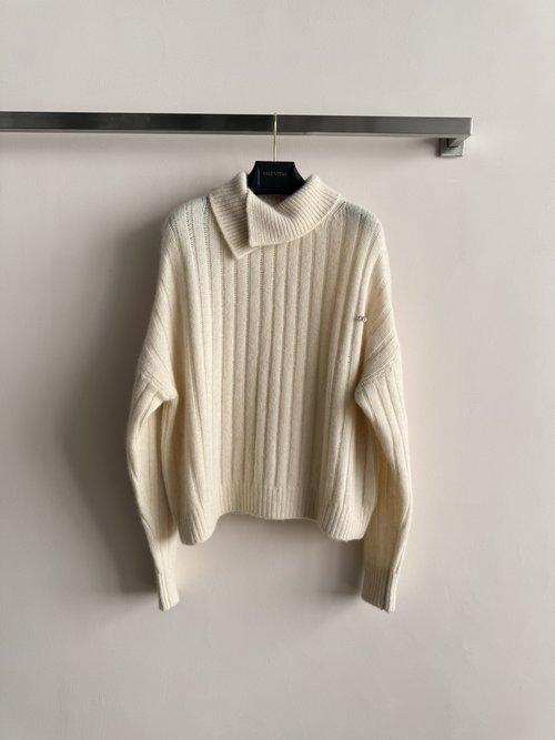 Valentino Sophisticated Cashmere Wool Sweater with Distinctive High Neck