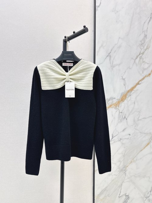 Valentino Elegant Color-blocked Bow-knit Sweater