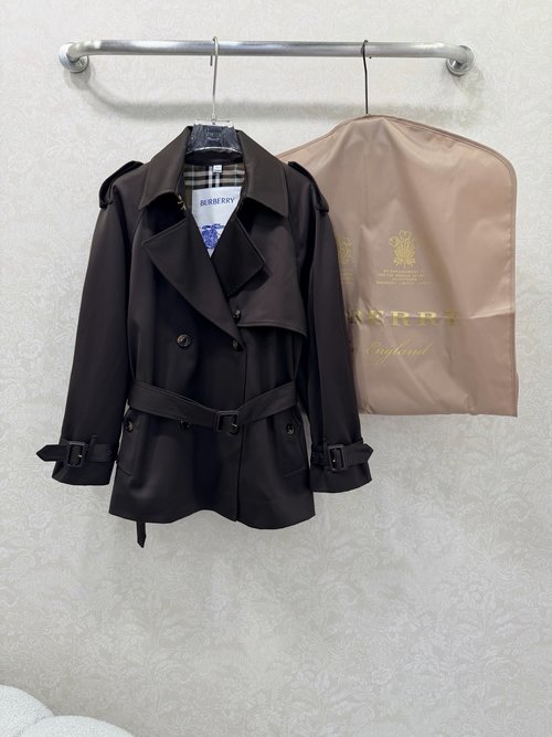 Burberry Short Satin Trench Coat with Collar and Belt in 3D H-Shape