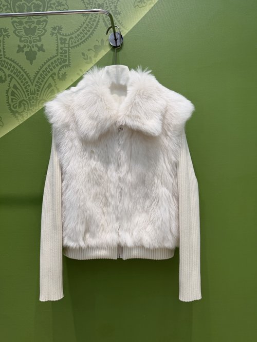 Loro Piana Detachable Sleeve Imported Toscana Fur Coat: A Valuable Investment