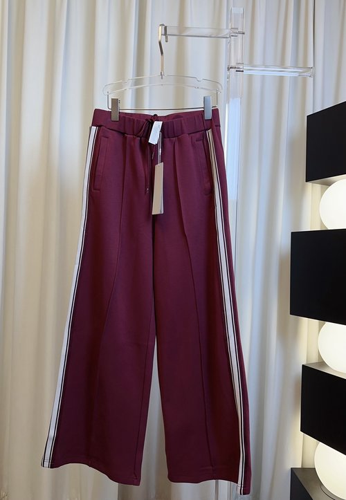 Alo AL Casual Logo Print Pants with Customized Drapey Fabric