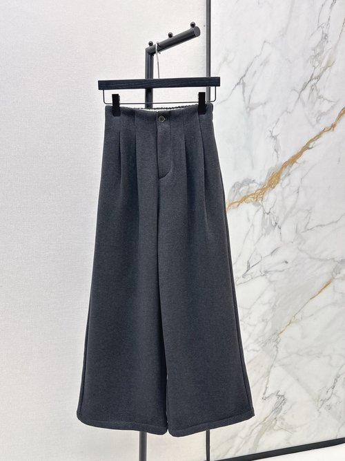 Brunello Cucinelli Slim-Fit Composite Fleece Straight Pants with Front Pleats, Versatile Style