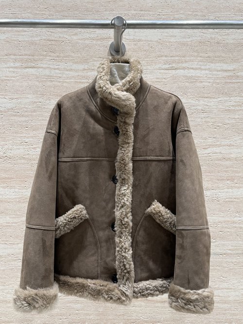 Loewe Versatile Icelandic Fur - Leather Coat with Foldable Collar