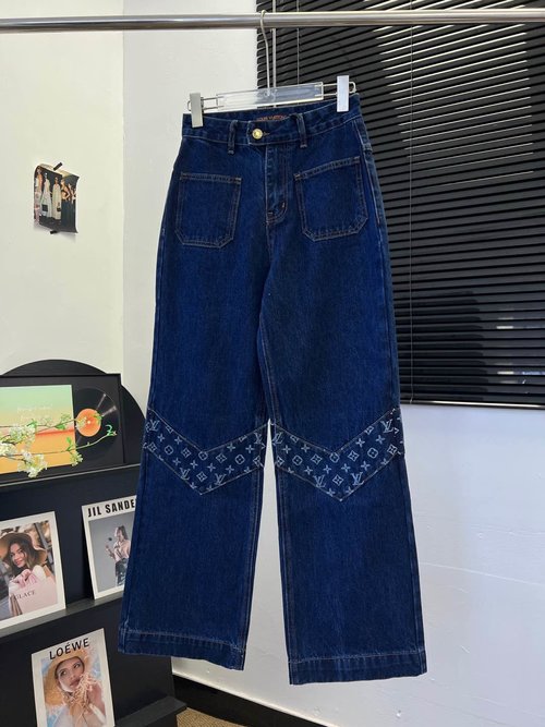 Louis Vuitton High-end Straight Jeans with Knee V-shape, Easy to Match