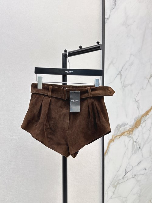 Loro Piana High-Waist Leather Shorts with A-Line Silhouette for a Slimming Effect