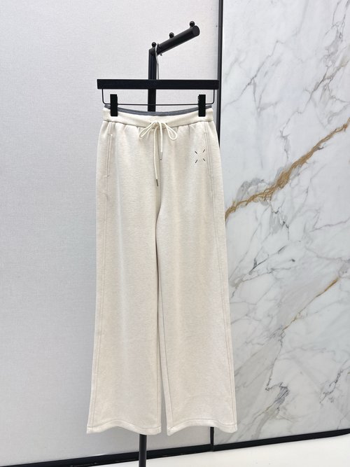 Maison Margiela Casual Straight-leg Pants with Embroidered Logo for Long-term Wear