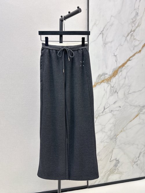 Maison Margiela Casual Straight-leg Pants with Embroidered Logo for Long-term Wear