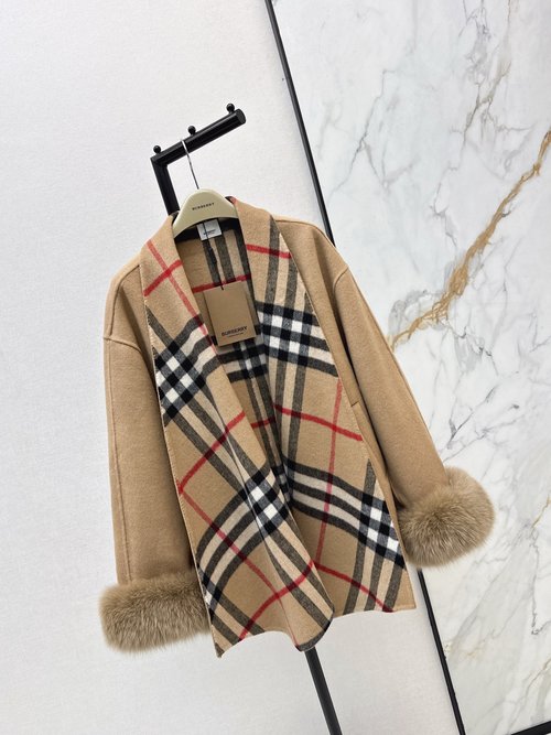 Burberry Fox Fur Decorated Handmade Short Woolen Coat