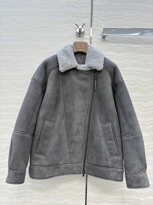 Brunello Cucinelli Exclusive High - end Fur - on - Leather Jacket for a Stylish Appearance