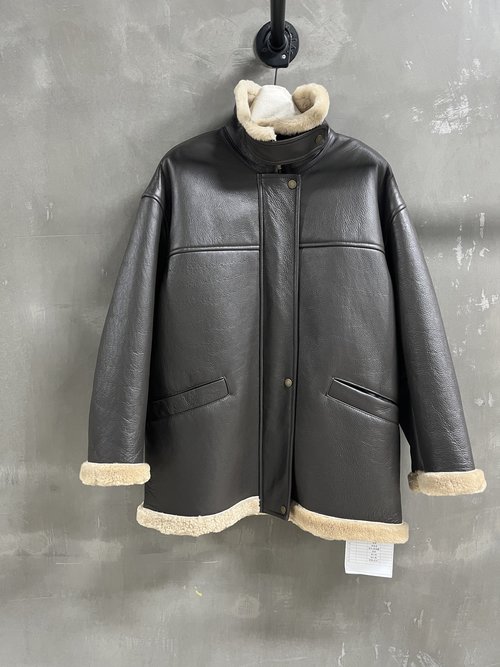 Toteme Toteme Fur and Wool Blend Coat, Minimalist and Versatile