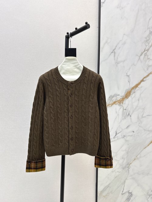 Burberry Exclusive Checked Knitted Cardigan with Vintage Allure
