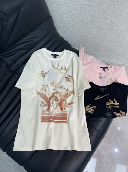 Louis Vuitton Round Neck Logo Print Tee, Twill Cotton, Sophisticated Design