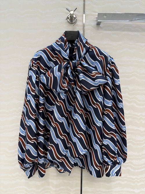 Gucci GG Ribbon 3D Printed Silk Shirt with Lantern Sleeves