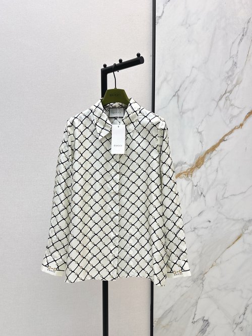 Gucci GG Saddle Buckle Checked Silk Shirt for Graceful Appearance