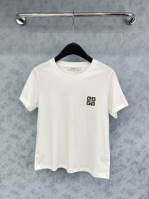 Givenchy Elegant Diamond - Embellished Short Sleeve T - Shirt
