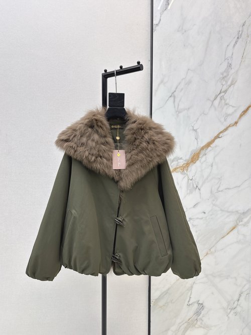 Loro Piana Exclusive Fox Fur Collar Parka, Windproof and Warm for Winter