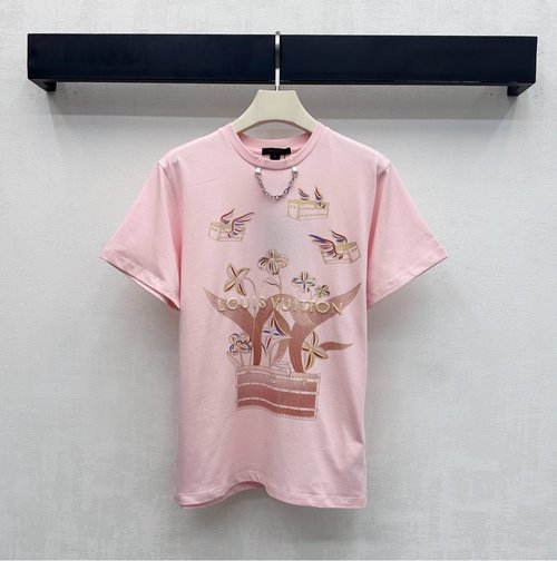 Louis Vuitton Round Neck Logo Print T-Shirt with Letter Chain and Clover Patterns