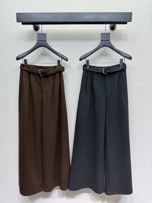 Dior Elegant Solid-Color Bee-Printed Suit Trousers: A Sophisticated Choice