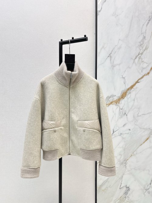 Max Mara Short Collared Spliced Double-Faced Wool Down Jacket, Trendy and Alluring