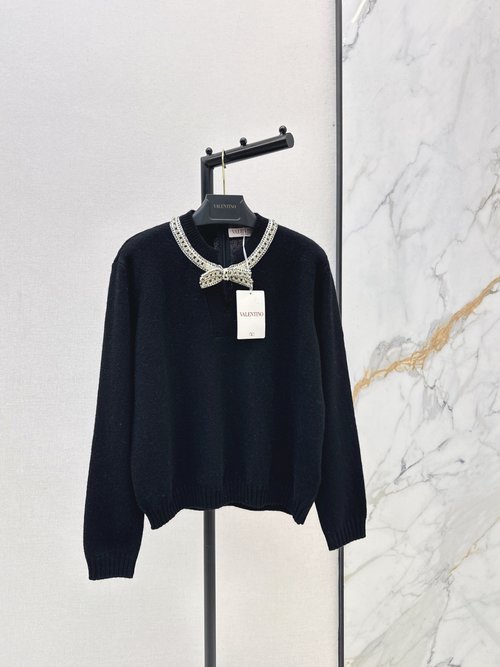 Valentino Exclusive Bow and Rhinestone-Embellished V-Neck Cashmere Sweater