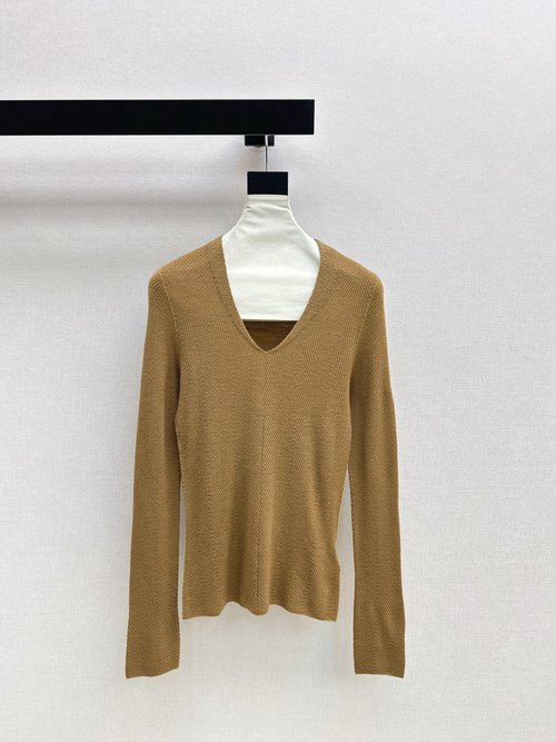 Loro Piana V-Neck Wool Knit Base Layer with Herringbone Pattern